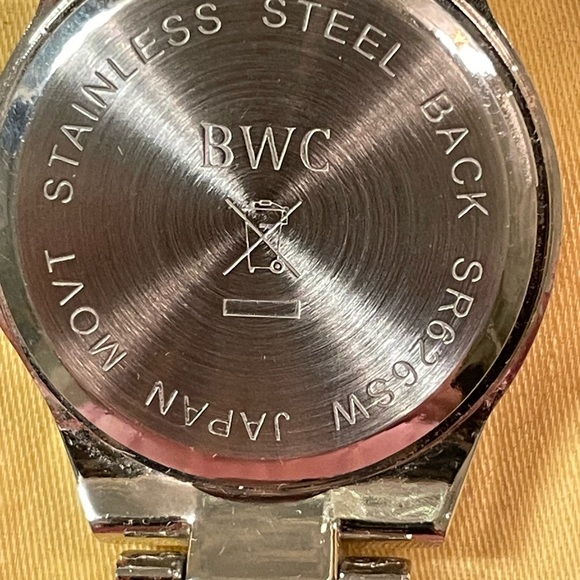 VGC Vintage AVON Floating Charms Silver tone Wristwatch. - Picture 9 of 16